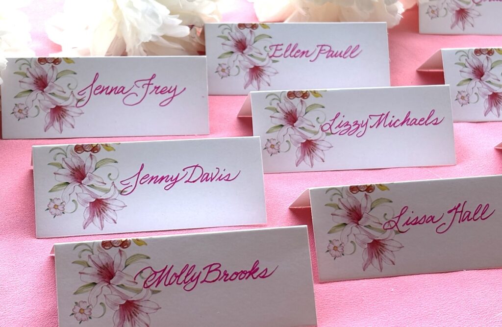 Pnk placecards with flowers